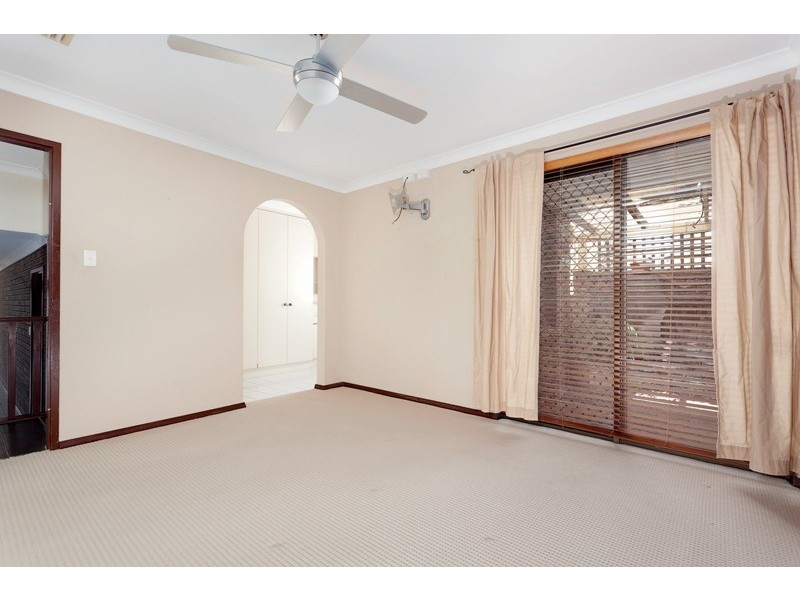 8 Mottee Rd, Bateman WA 6150