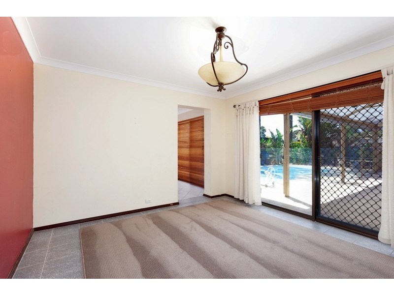 8 Mottee Rd, Bateman WA 6150