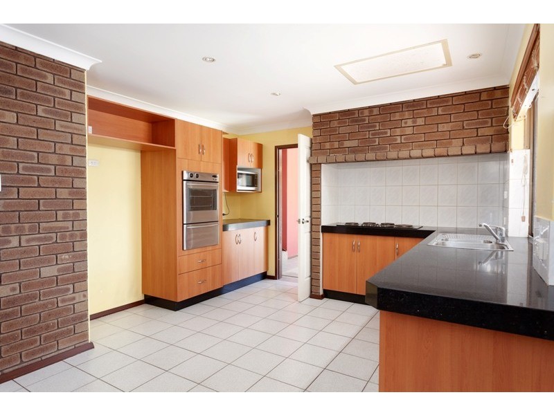 8 Mottee Rd, Bateman WA 6150