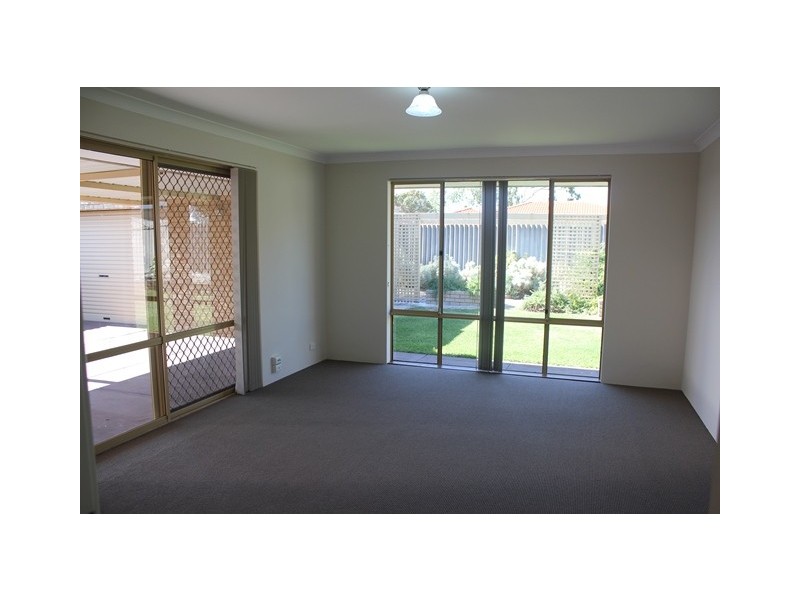 8 Borell Place, Kardinya WA 6163