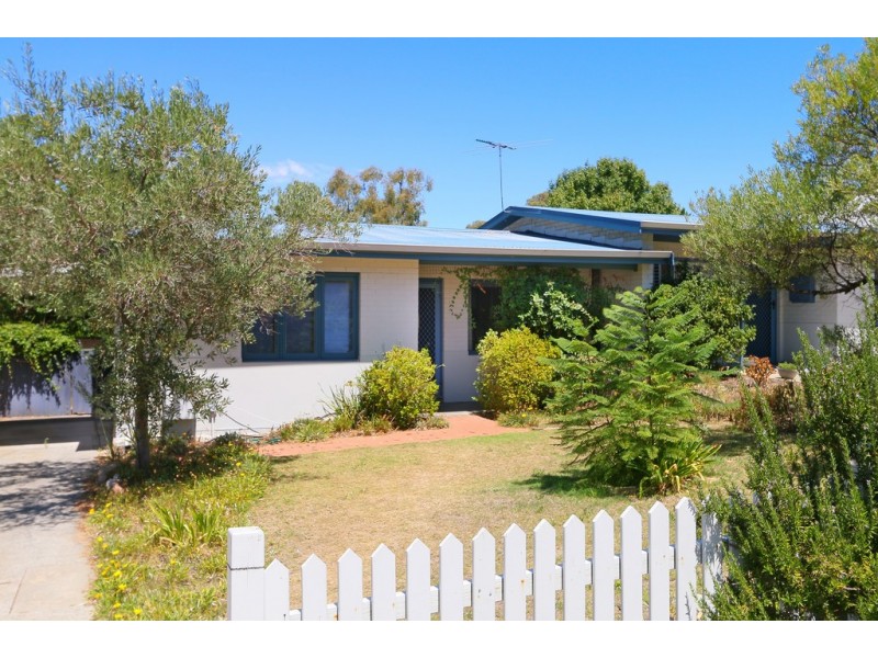 115A Cordelia Ave, Coolbellup WA 6163
