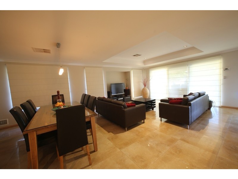 12 Stainer St, Willagee WA 6156