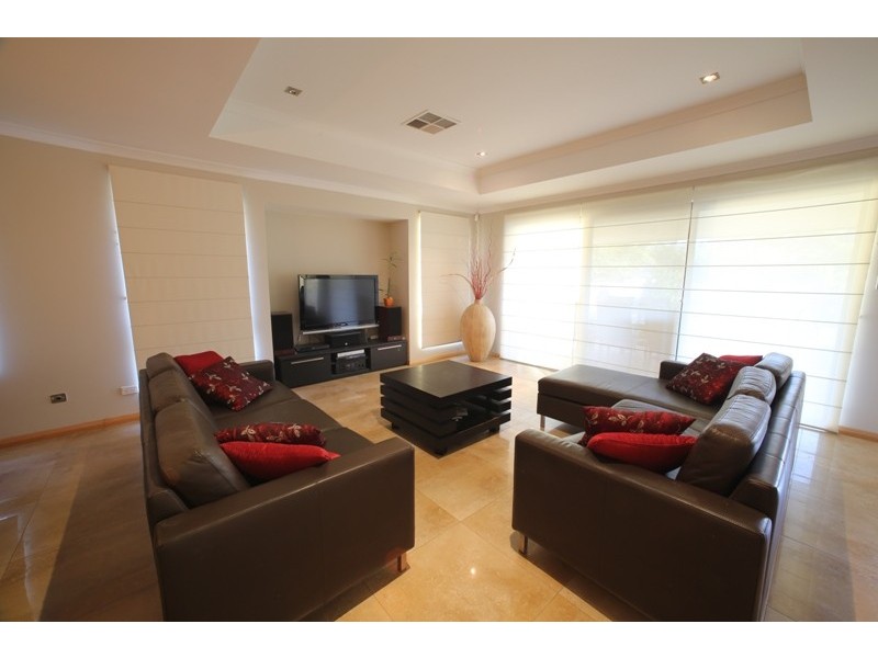 12 Stainer St, Willagee WA 6156