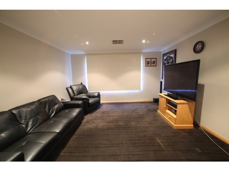 12 Stainer St, Willagee WA 6156