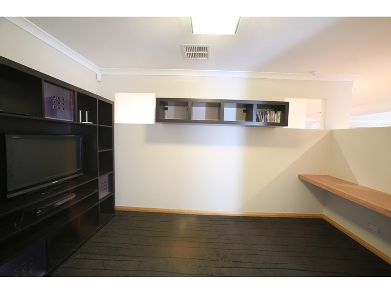 12 Stainer St, Willagee WA 6156