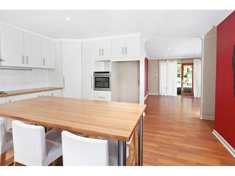 24B Oldham Cres, Hilton WA 6163