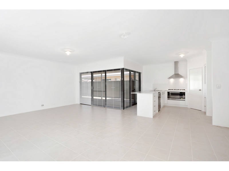 17 Tomkins Way, Harrisdale WA 6112