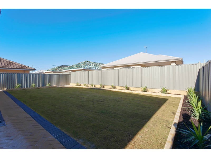 17 Tomkins Way, Harrisdale WA 6112