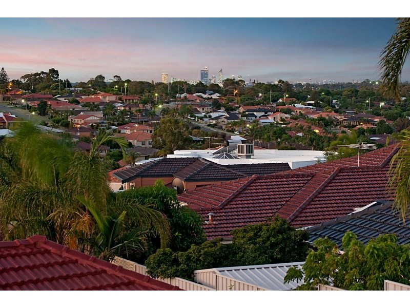 37 Riley Rd, Kardinya WA 6163