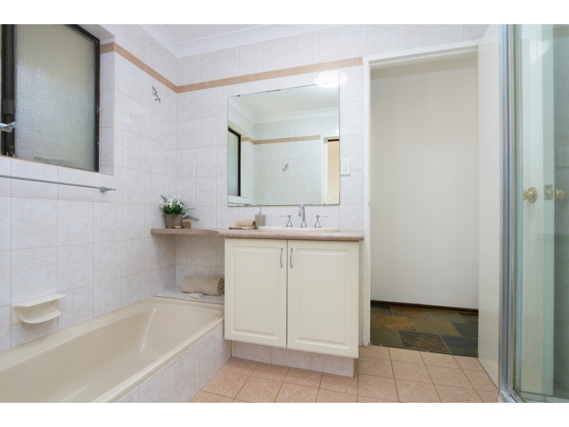 6 Sowden Drive, Samson WA 6163