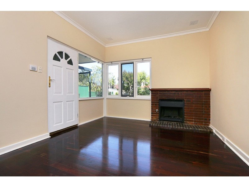 30 Williams Rd, Coolbellup WA 6163