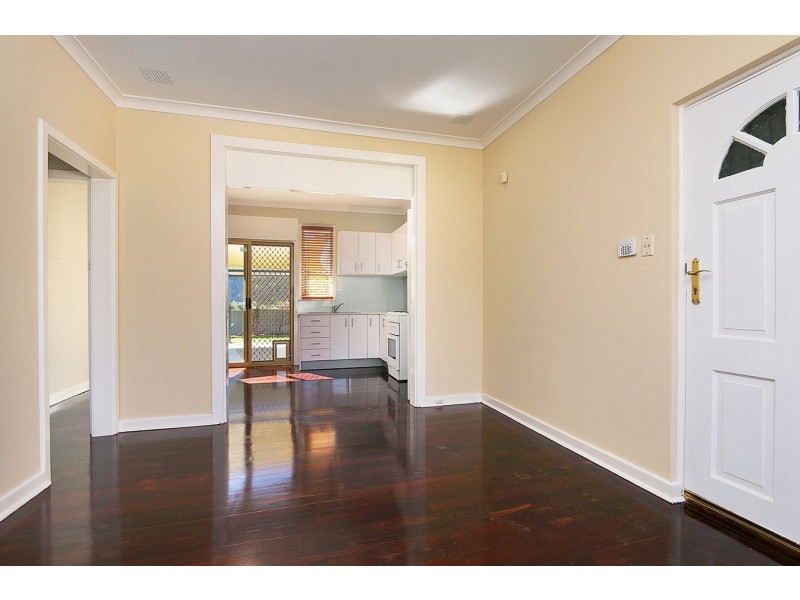 30 Williams Rd, Coolbellup WA 6163