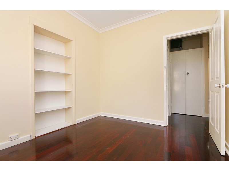 30 Williams Rd, Coolbellup WA 6163