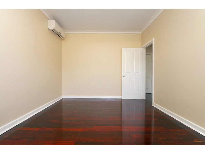 30 Williams Rd, Coolbellup WA 6163