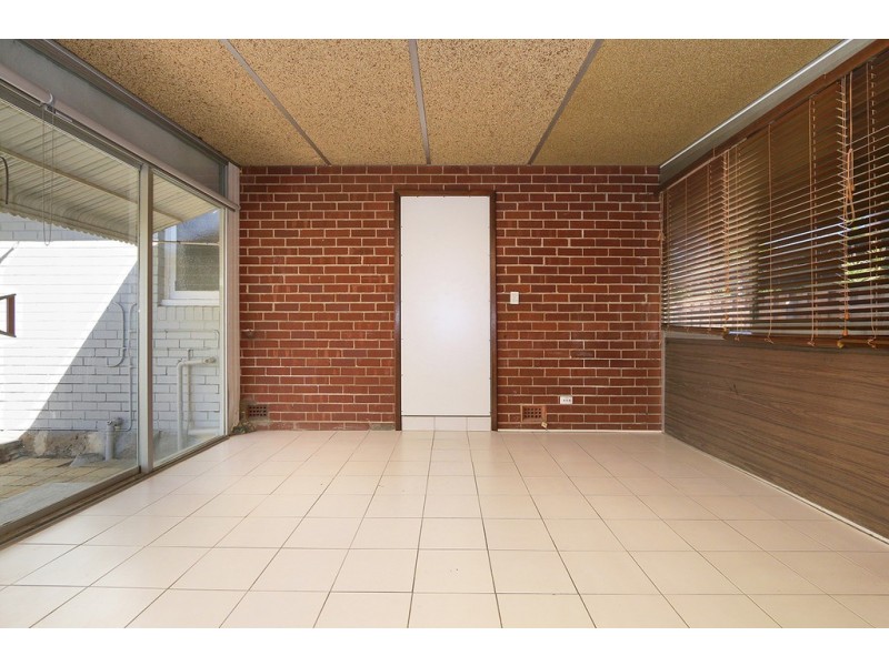 30 Williams Rd, Coolbellup WA 6163