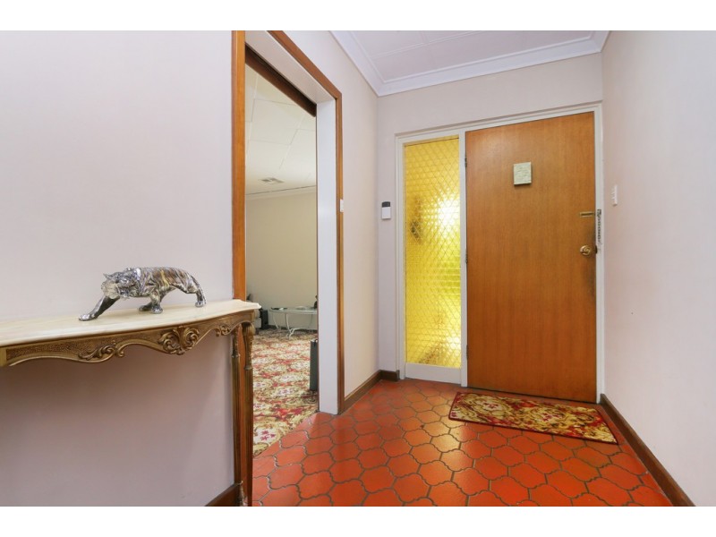 119 Gilbertson Rd, Kardinya WA 6163