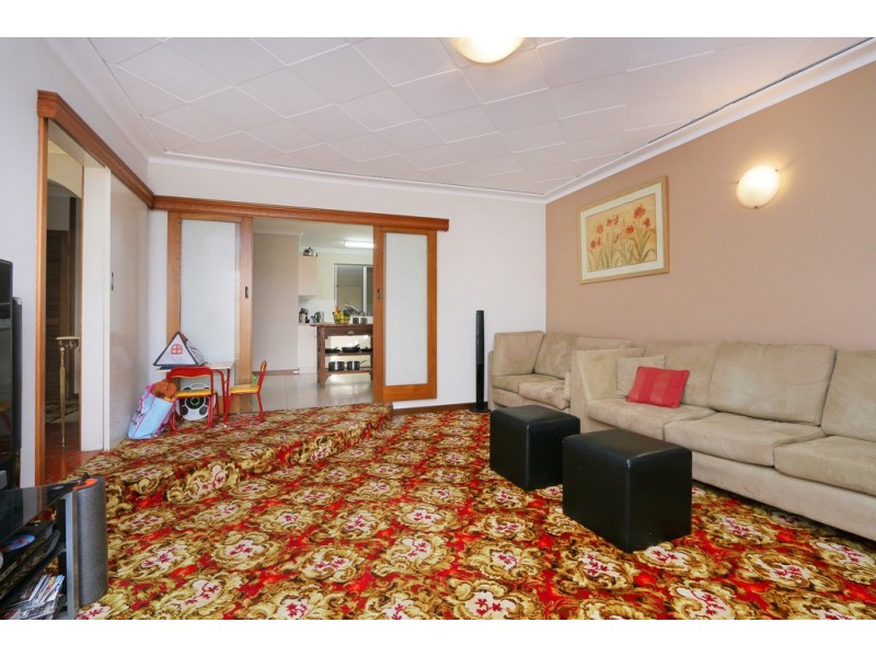 119 Gilbertson Rd, Kardinya WA 6163