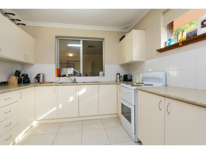 119 Gilbertson Rd, Kardinya WA 6163