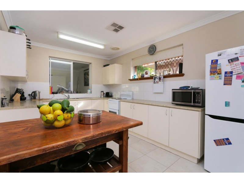 119 Gilbertson Rd, Kardinya WA 6163
