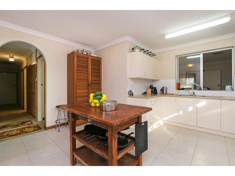 119 Gilbertson Rd, Kardinya WA 6163