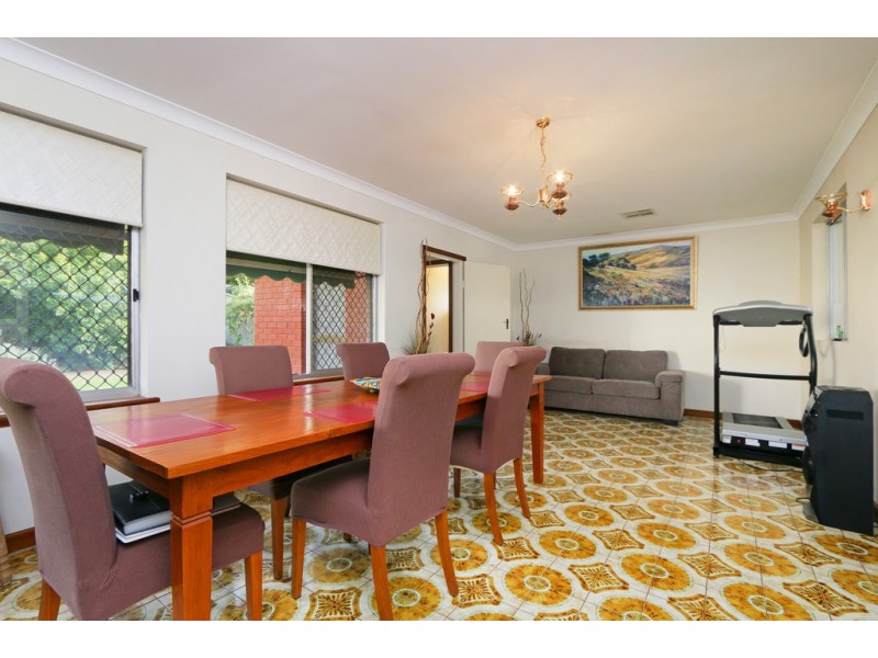 119 Gilbertson Rd, Kardinya WA 6163