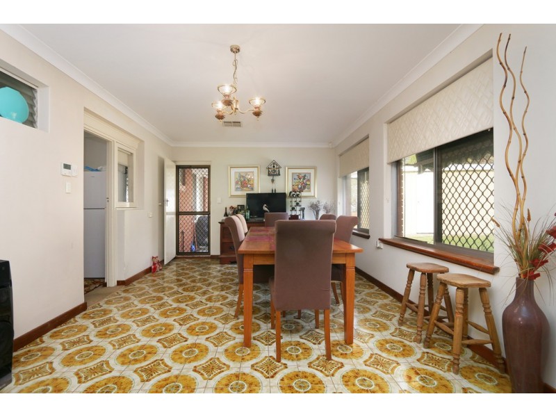 119 Gilbertson Rd, Kardinya WA 6163