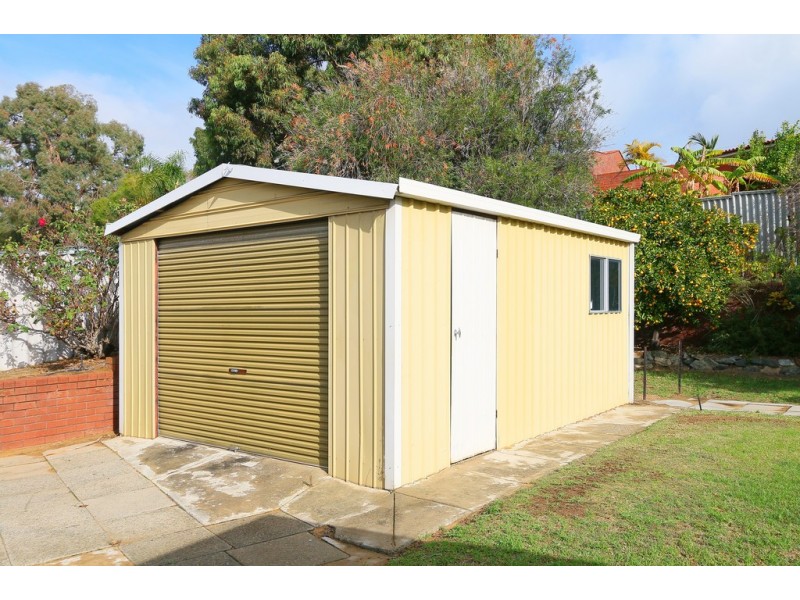 119 Gilbertson Rd, Kardinya WA 6163