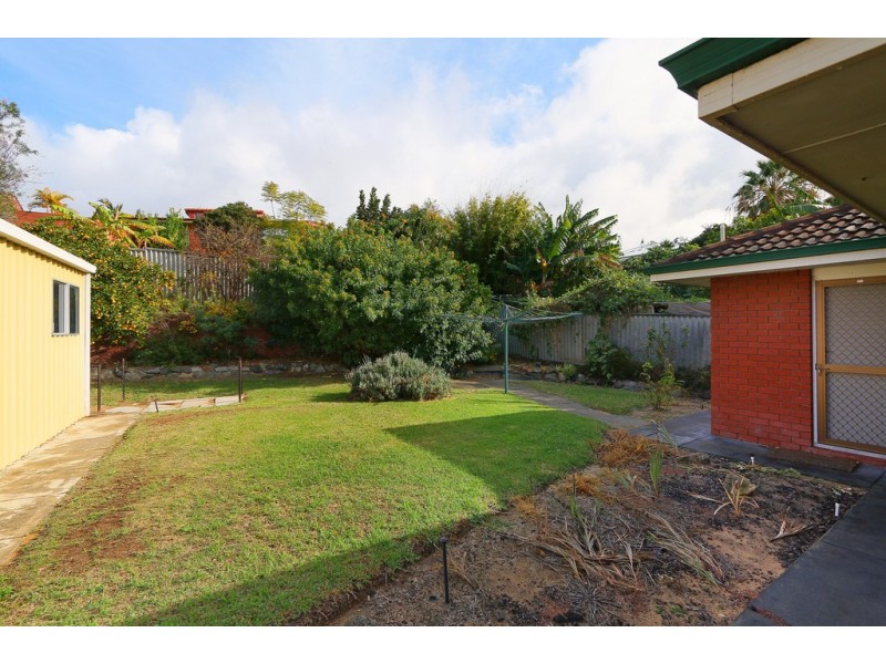 119 Gilbertson Rd, Kardinya WA 6163