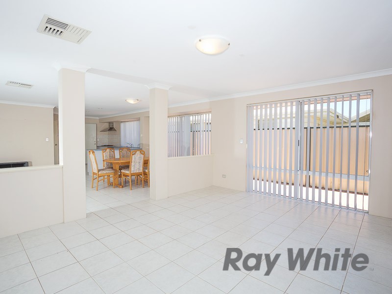 5 Sherbourne Corner, Success WA 6164