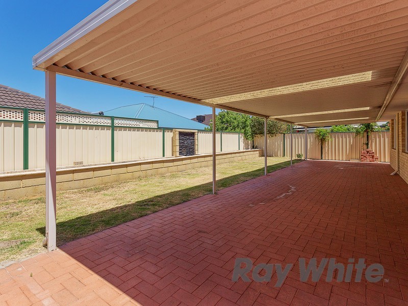 5 Sherbourne Corner, Success WA 6164