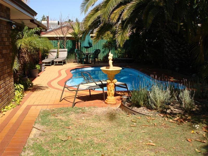 9 Marlene Way, Bibra Lake WA 6163