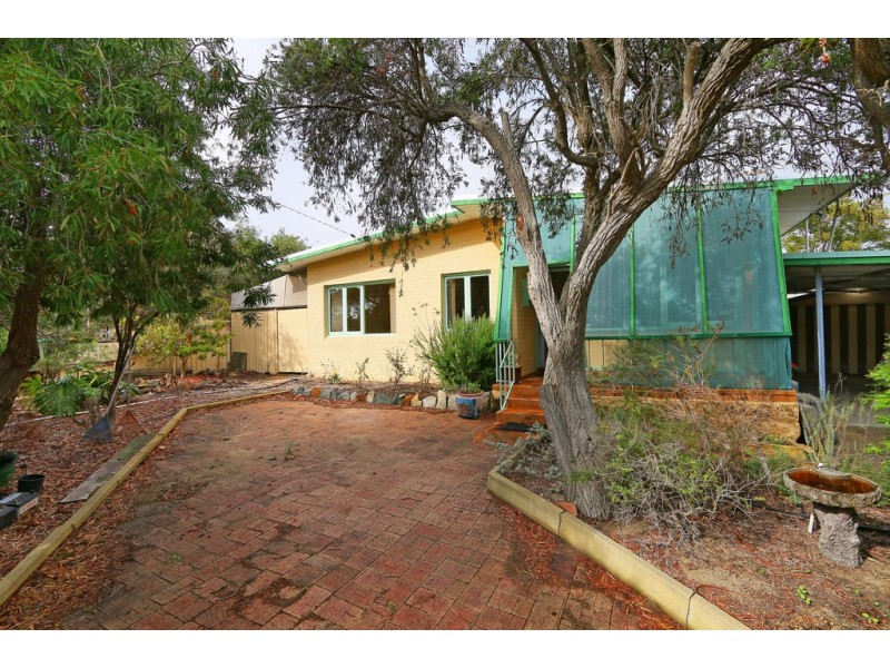 9 Treeby Street, Coolbellup WA 6163