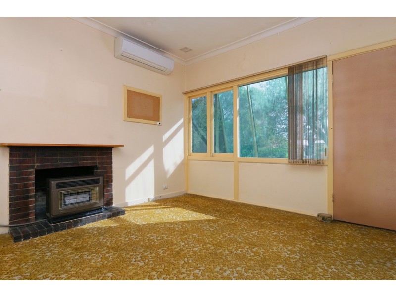 9 Treeby Street, Coolbellup WA 6163