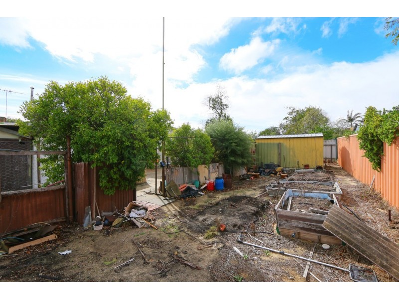 9 Treeby Street, Coolbellup WA 6163