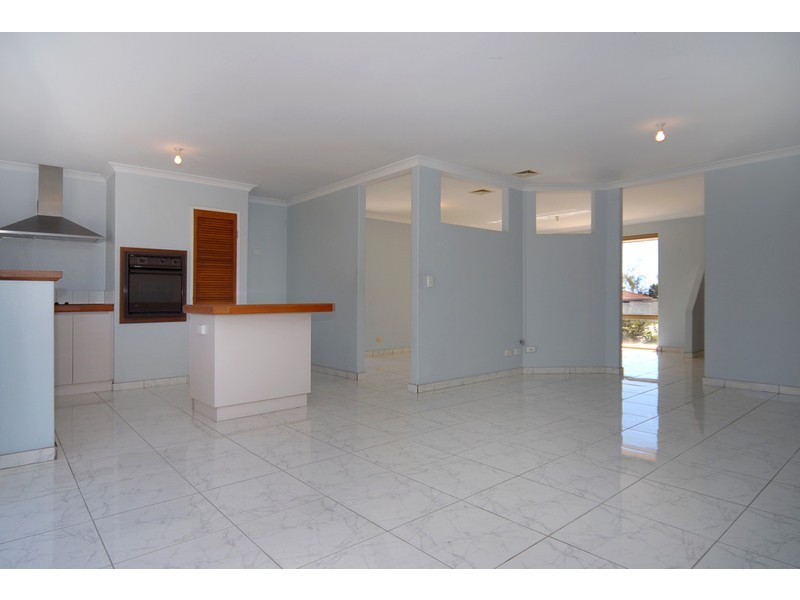 16  Bloodwood Ccle, South Lake WA 6164