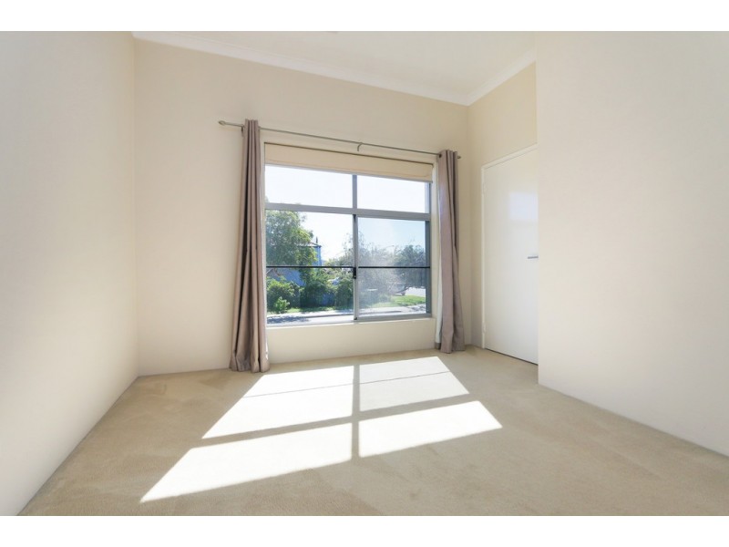 1 Thorman Place, Booragoon WA 6154