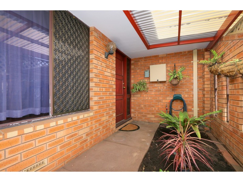 5 Pinewood Ave, Kardinya WA 6163