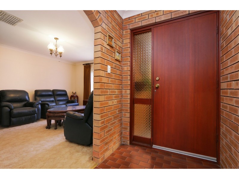 5 Pinewood Ave, Kardinya WA 6163