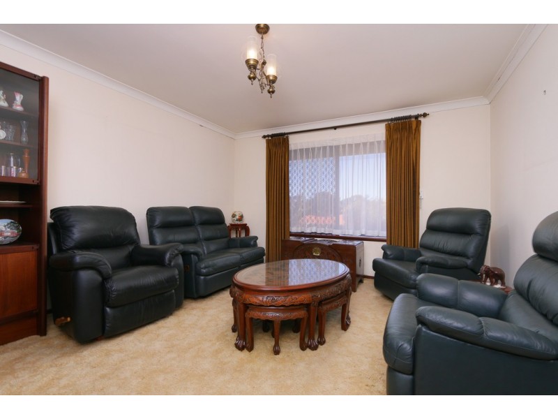 5 Pinewood Ave, Kardinya WA 6163