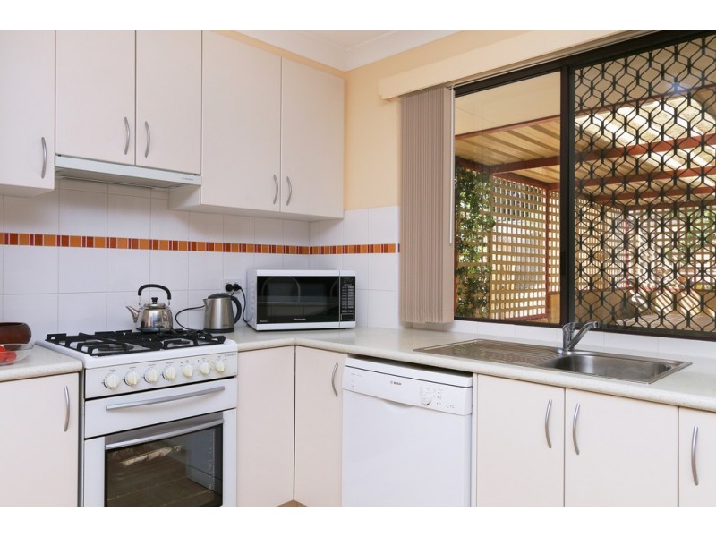 5 Pinewood Ave, Kardinya WA 6163