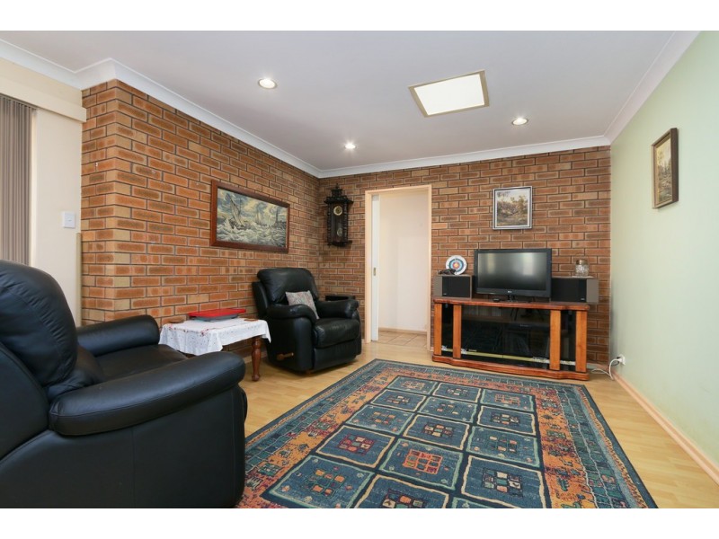 5 Pinewood Ave, Kardinya WA 6163