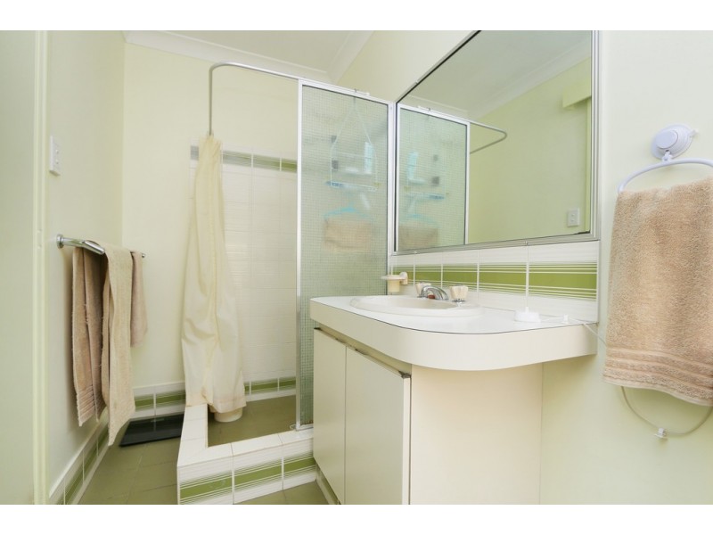 5 Pinewood Ave, Kardinya WA 6163