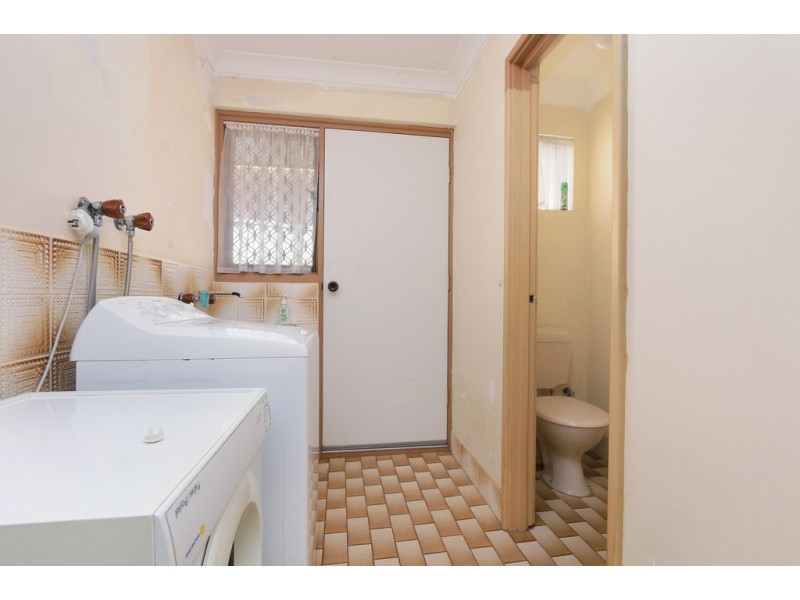 5 Pinewood Ave, Kardinya WA 6163