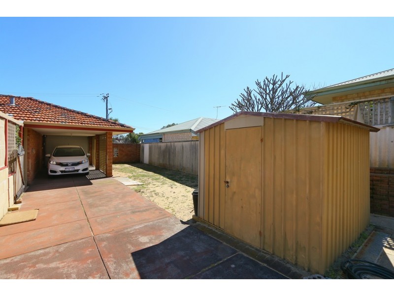 5 Pinewood Ave, Kardinya WA 6163