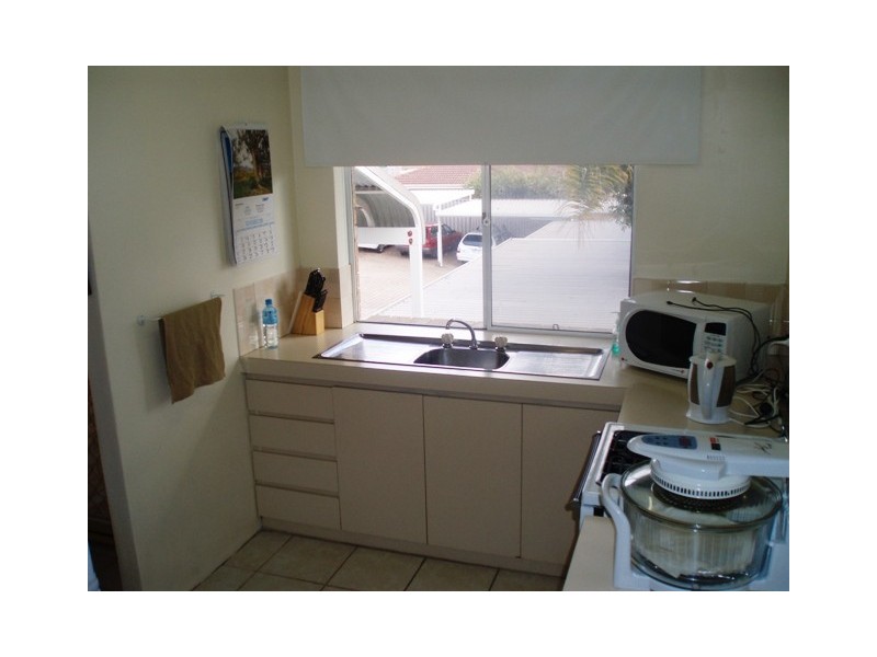 19/2 Pinewood Ave, Kardinya WA 6163