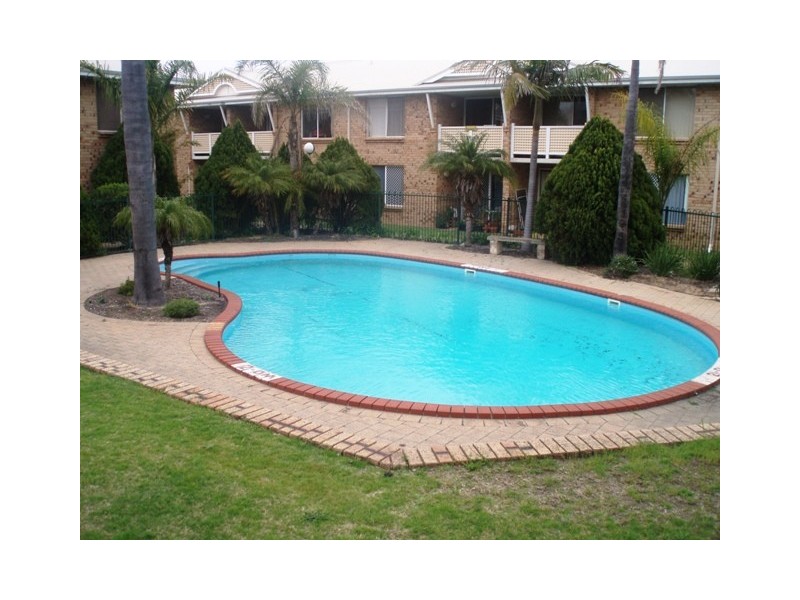 19/2 Pinewood Ave, Kardinya WA 6163