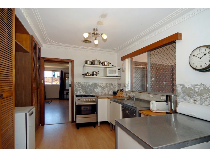 14 Cameron Way, Kardinya WA 6163