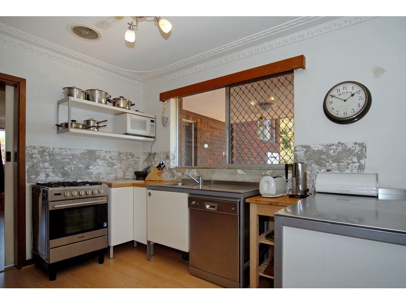 14 Cameron Way, Kardinya WA 6163