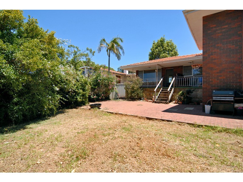 14 Cameron Way, Kardinya WA 6163