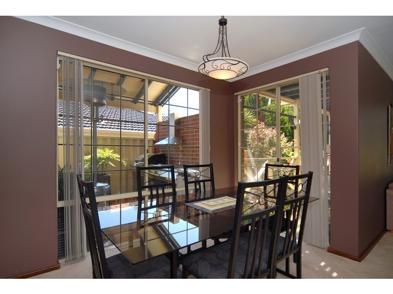 72 Riley Rd, Kardinya WA 6163